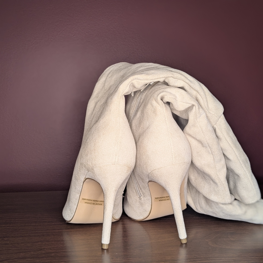 Dream Pairs Cream Heeled Boots - Picture 2 of 8